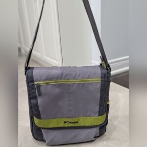 2/$40 Columbia Diaper Bag Messenger Gray Green Multi Pocket Insulated Bottle